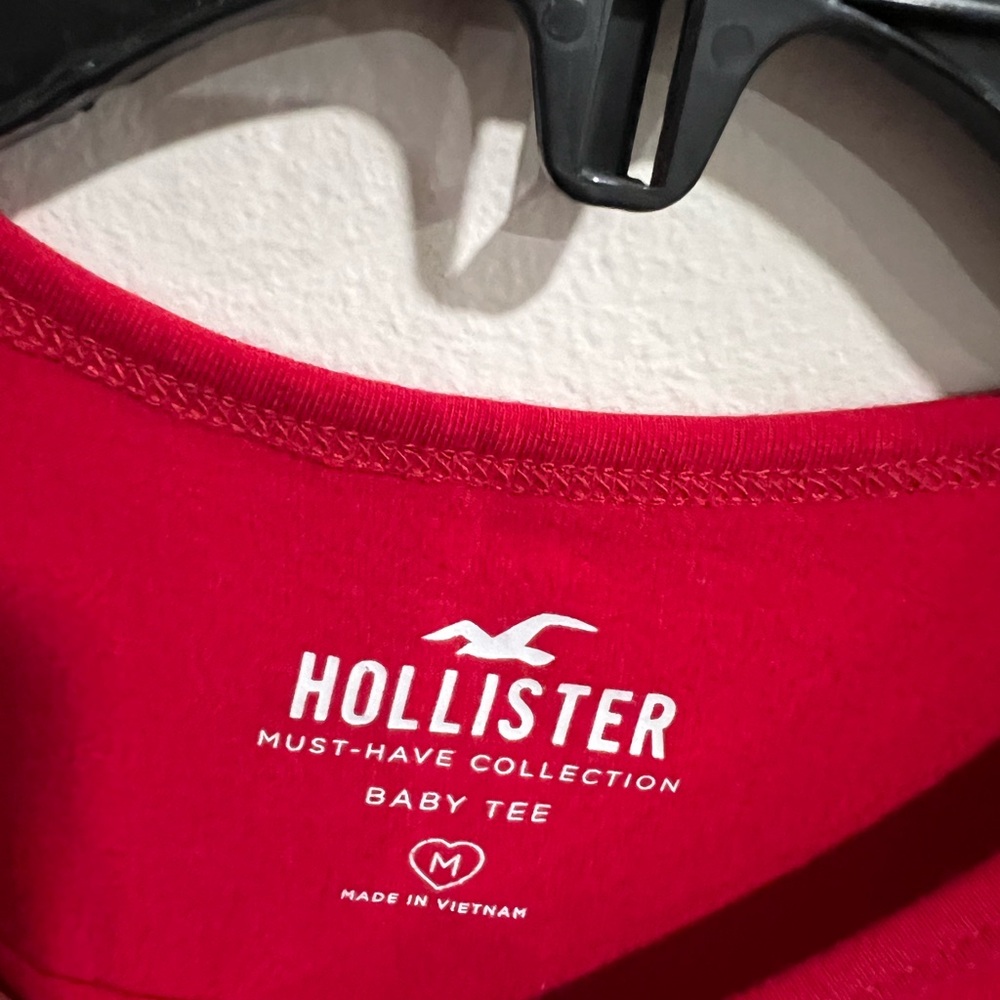 Hollister Must Have Collections Baby Tee Tie Waist - Picture 4 of 7